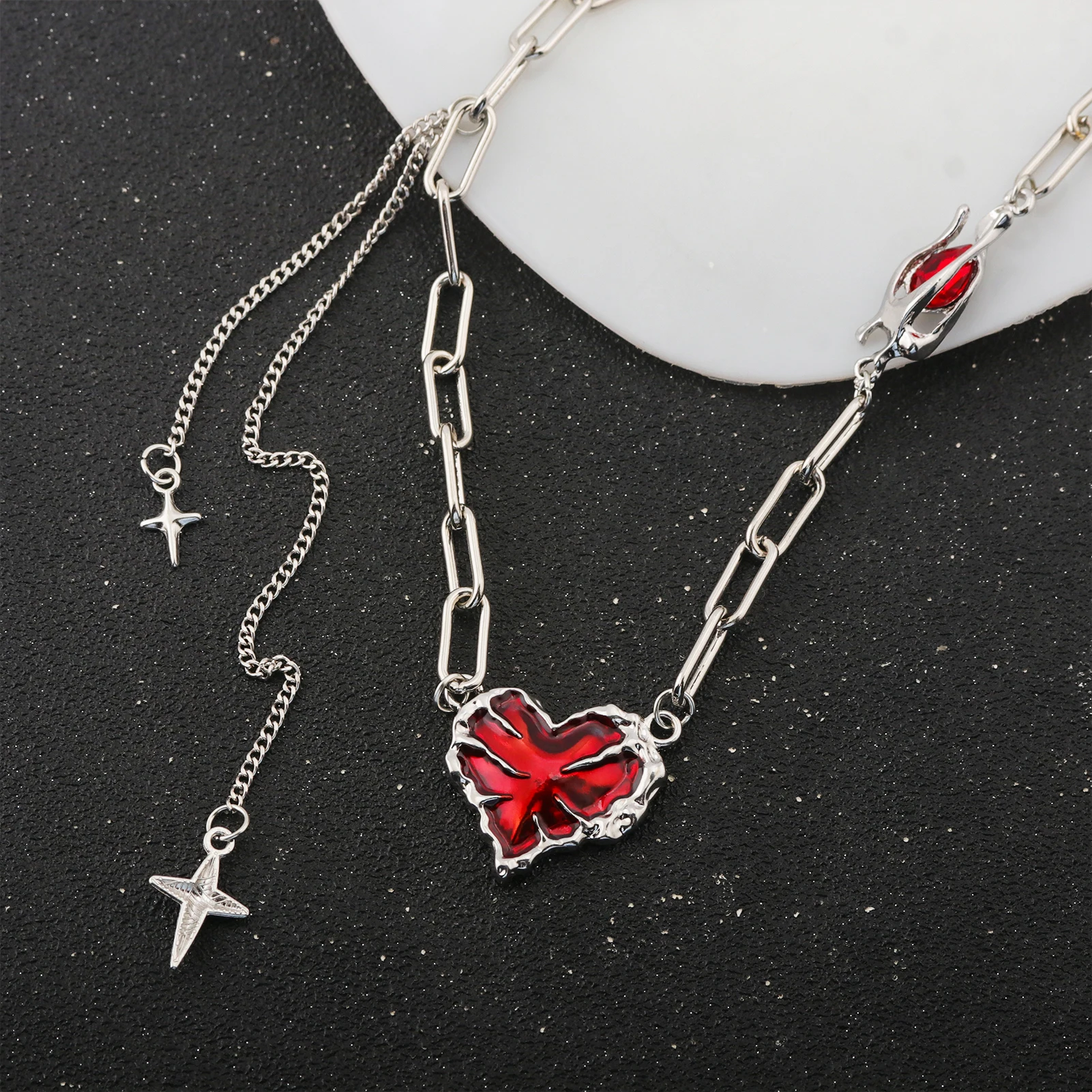 Gothic Red Thorn Heart Necklace for Women Star Tassel Choker Punk Hip Hop Clavicle Chain Jewelry for Daily Party Halloween Gift