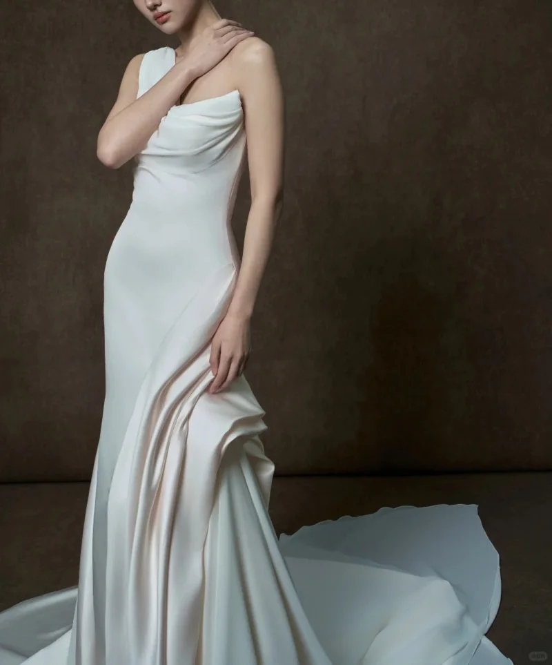 

Customized Satin Mermaid Wedding Dress Single Shoulder Sleeve Trailing Simple Evening Gown for Bride Wedding Ceremony