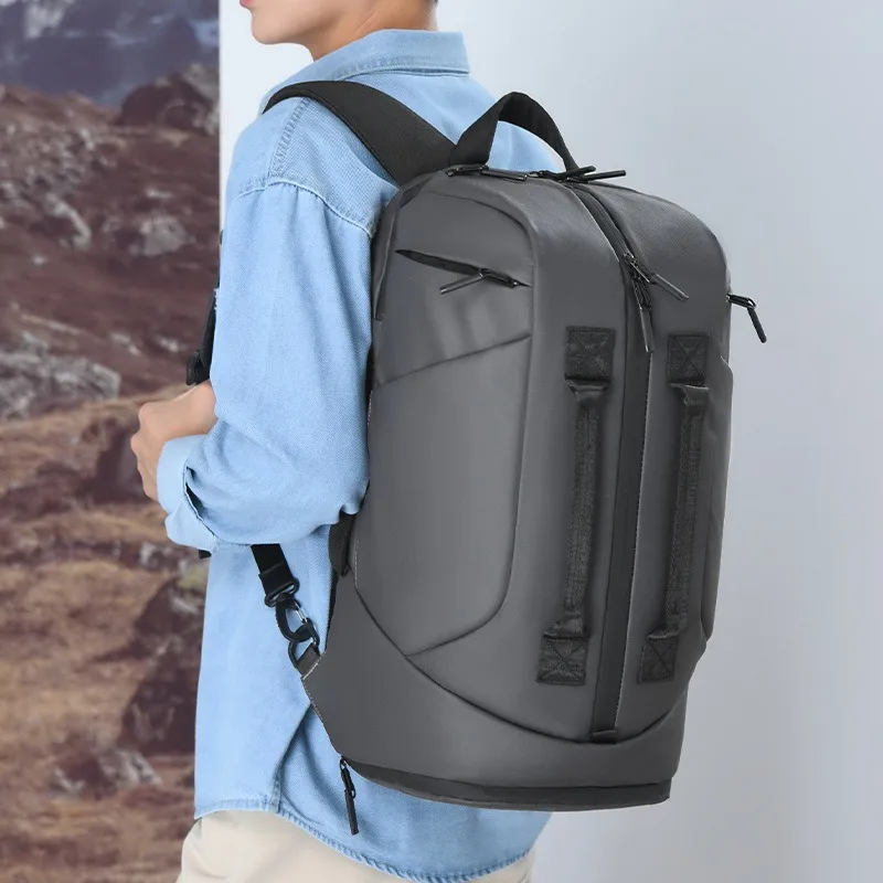 The new backpack can be carried with a large-capacity sports bag to reduce the burden and protect the spine