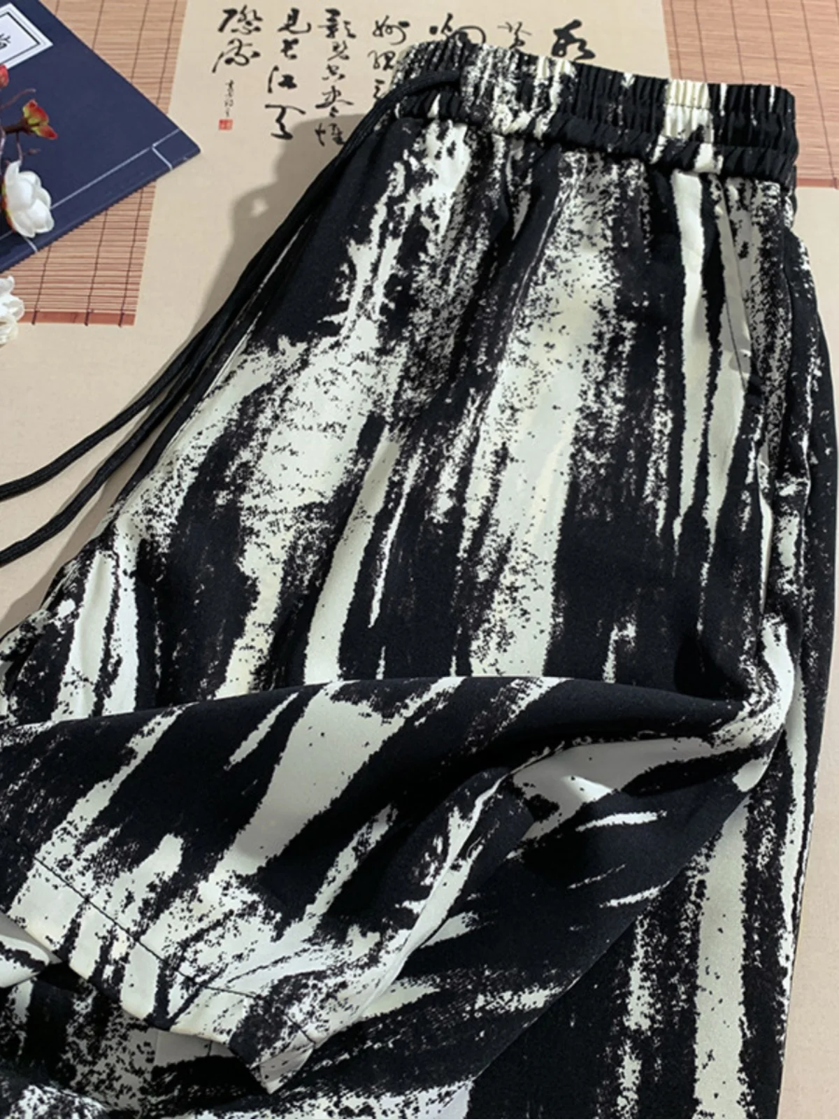 

Мужские летние тонкие свободные пляжные брюки из ледяного шелка с эффектом тай-дай, в американском ретро-стиле, дышащие, легкие, длиной до колена