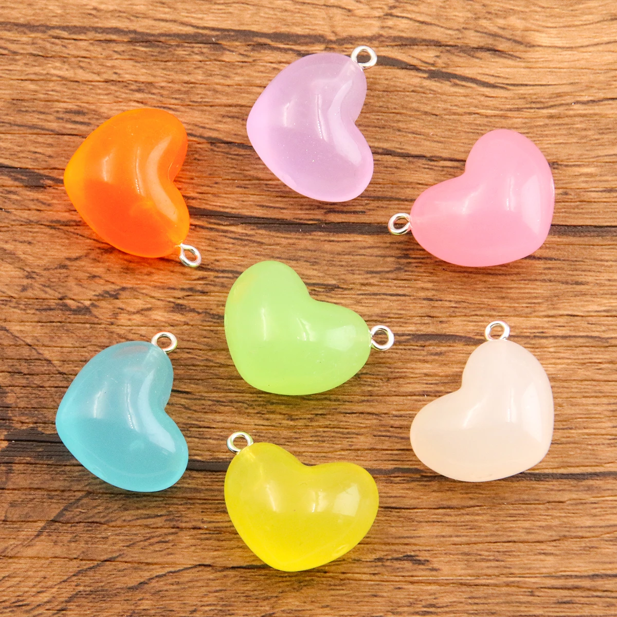 10Pcs 21X21mm 7 Color Colorful Heart Charms Lnoctilucent Resin Cabochons Necklace Keychain Pendant DIY Making Accessories