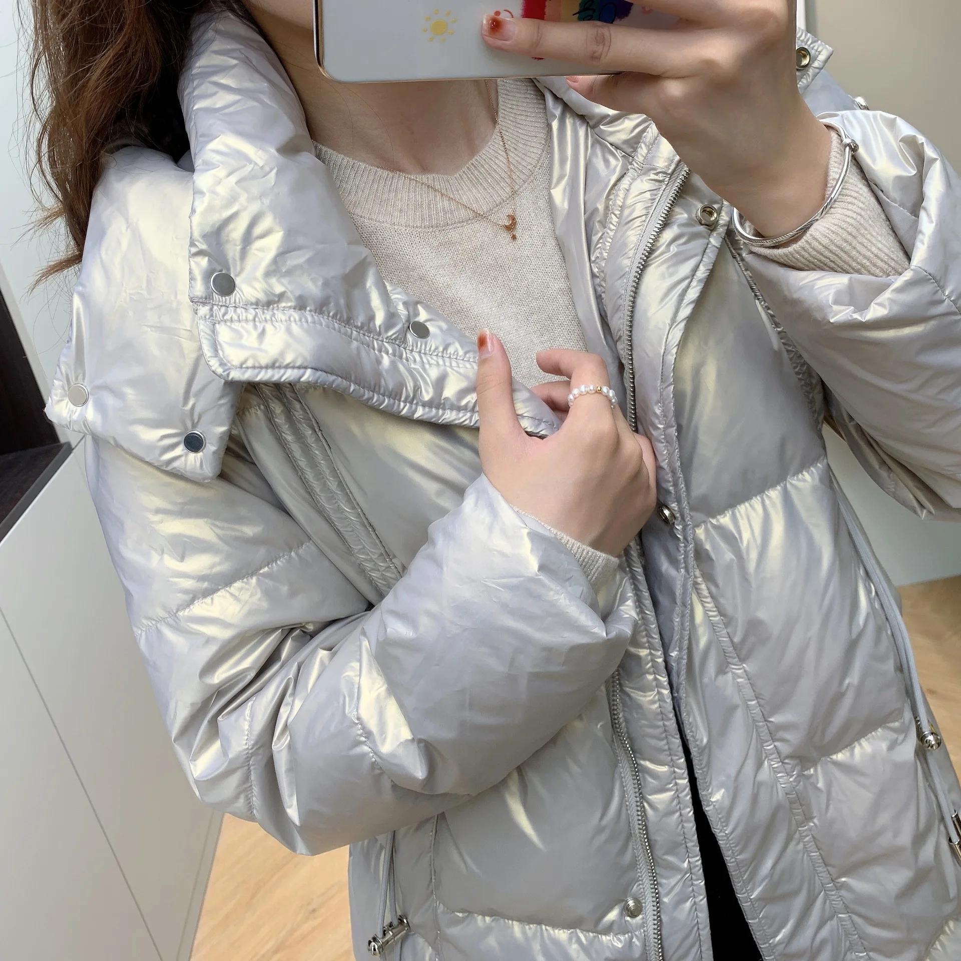 Out-of-season clearance 90 white duck down glossy collar hooded long down jacket coat female D08021