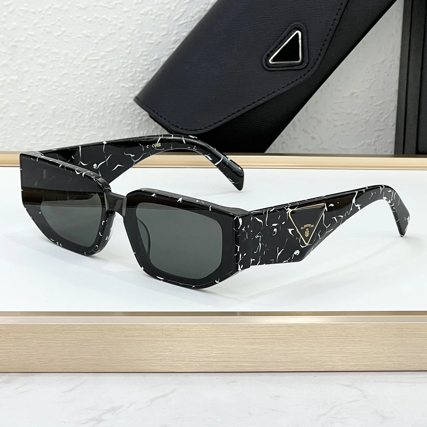 

Vintage Square Acetate Sunglasses for Women Men Designer Brand UV Protection Eyewear Perfect for Travel Driving Outdoor Fashion