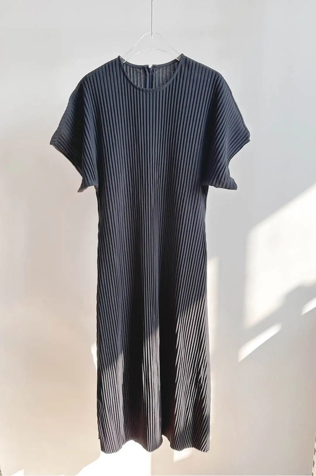 

Miyake Pleated Solid Colour Dress 2025 Summer New Temperament Commuting Casual and Versatile Long Skirt