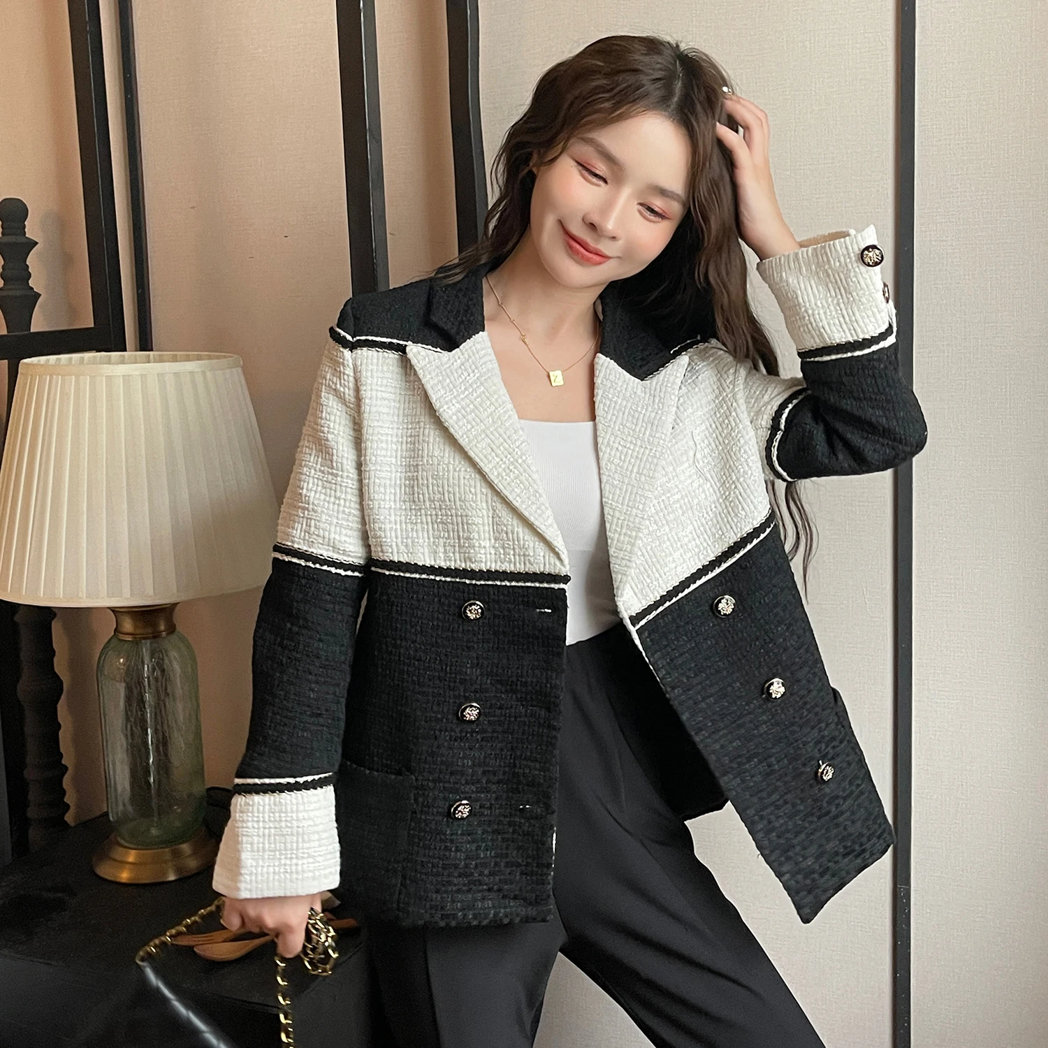 

Real Shot 2024 Spring Chic Style Black and White Contrast Blazer Women's New Campus Style Trendy Elegant Suit Jacket Hot Sale