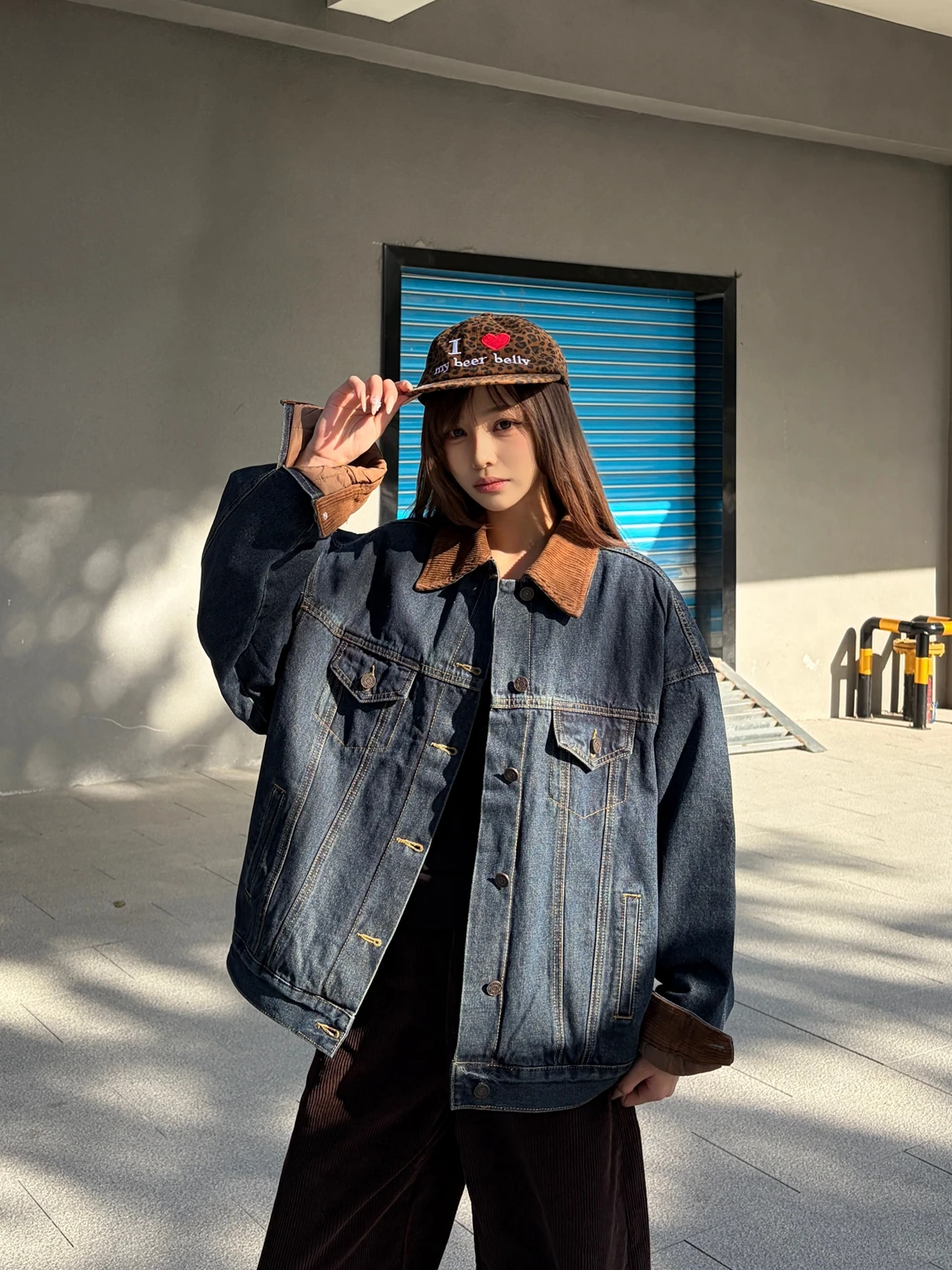 

Ретро-куртка унисекс в американском стиле из денима с контрастными вставками, зимняя, из вельвета, свободного кроя, теплая, на хлопковой подкладке