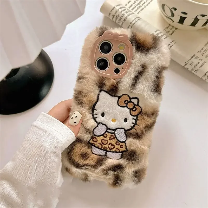 Y2k Hello Kitty Kawaii peluche imprimé léopard coque de téléphone pour Iphone 16 15 14 13 12 Pro Max Anime automne hiver chaud couverture souple cadeau