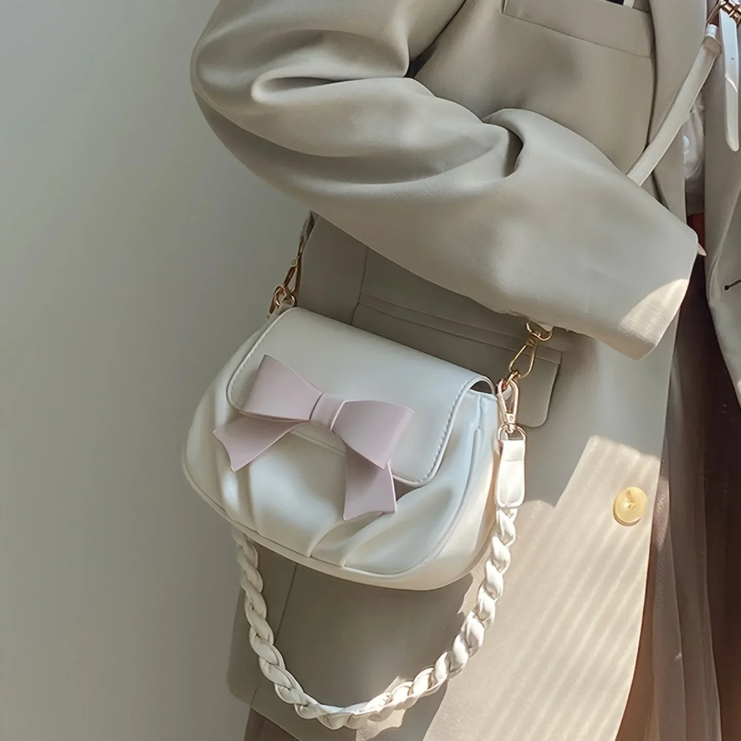 Stylish Bowknot Crossbody Bag - Compact & Versatile Design - Durable & Chic - Ideal for Casual Outings