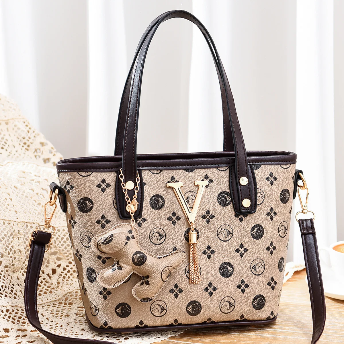 New Stylish One-shoulder Crossbody Bucket Bag with Large Capacity and Diamond Checker Pattern designer bags