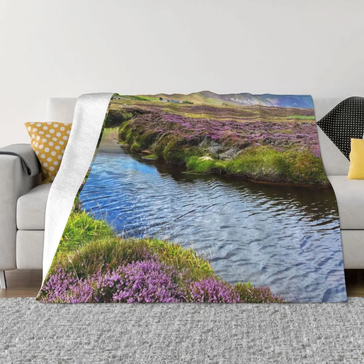 Rackwick on the Orkney Island of Hoy, Scotland Throw Blanket Decorative Throw Luxury Thicken Decoratives Blankets