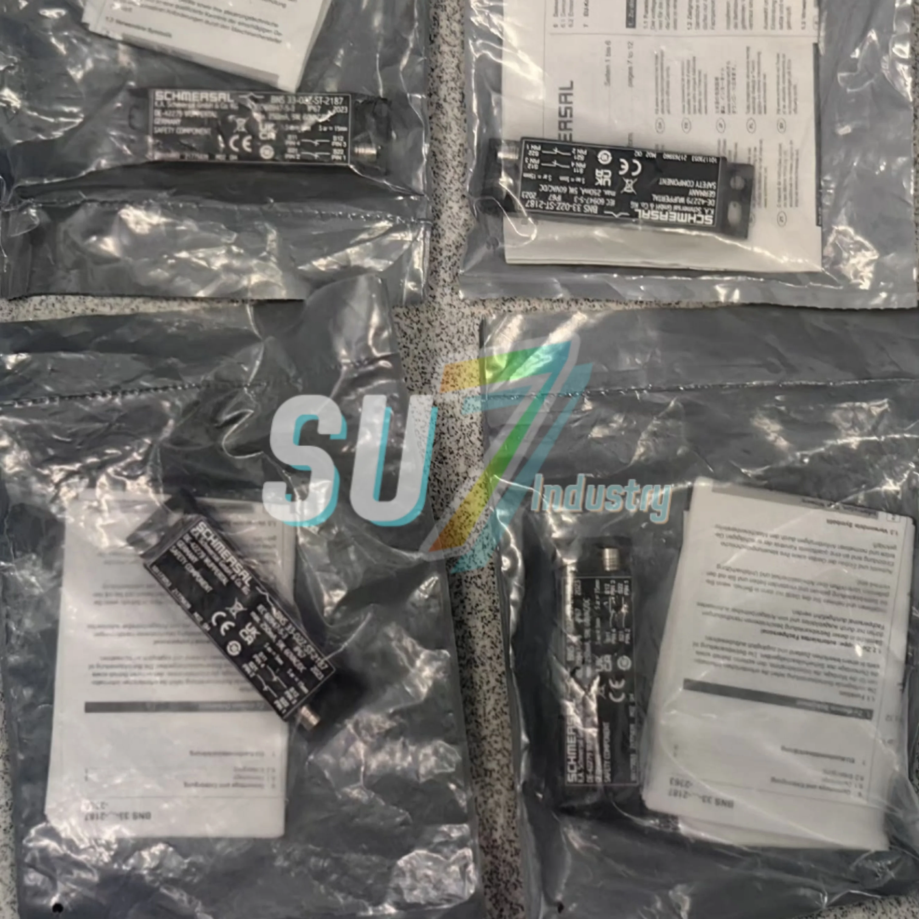 BNS33-02Z-2187 Nuovo interruttore sensore di sicurezza originale