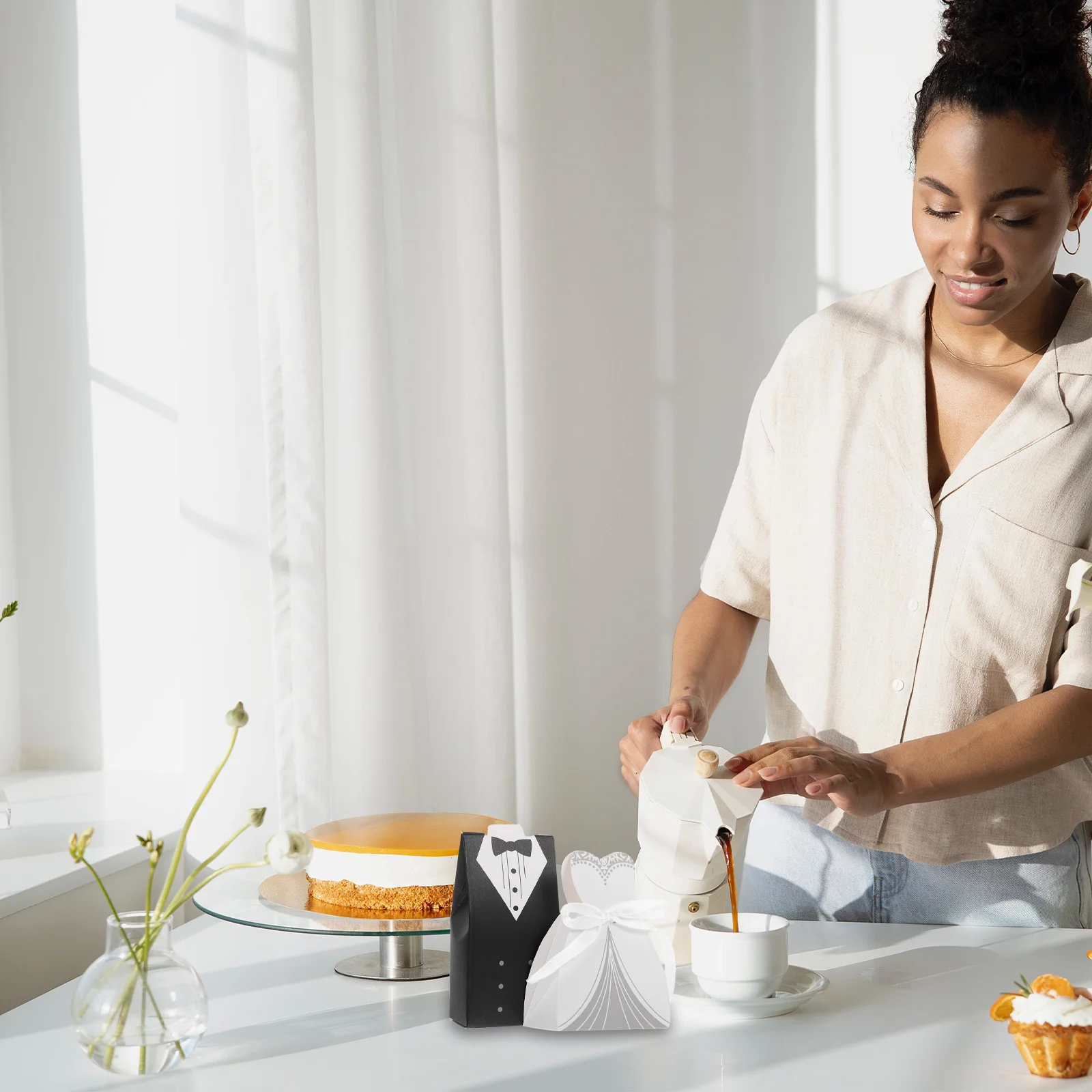 

100Pcs Premium Wedding Candy Boxes Bride Groom Design Candy Storage Containers Party Favor Gift Boxes Romantic Treat Cases