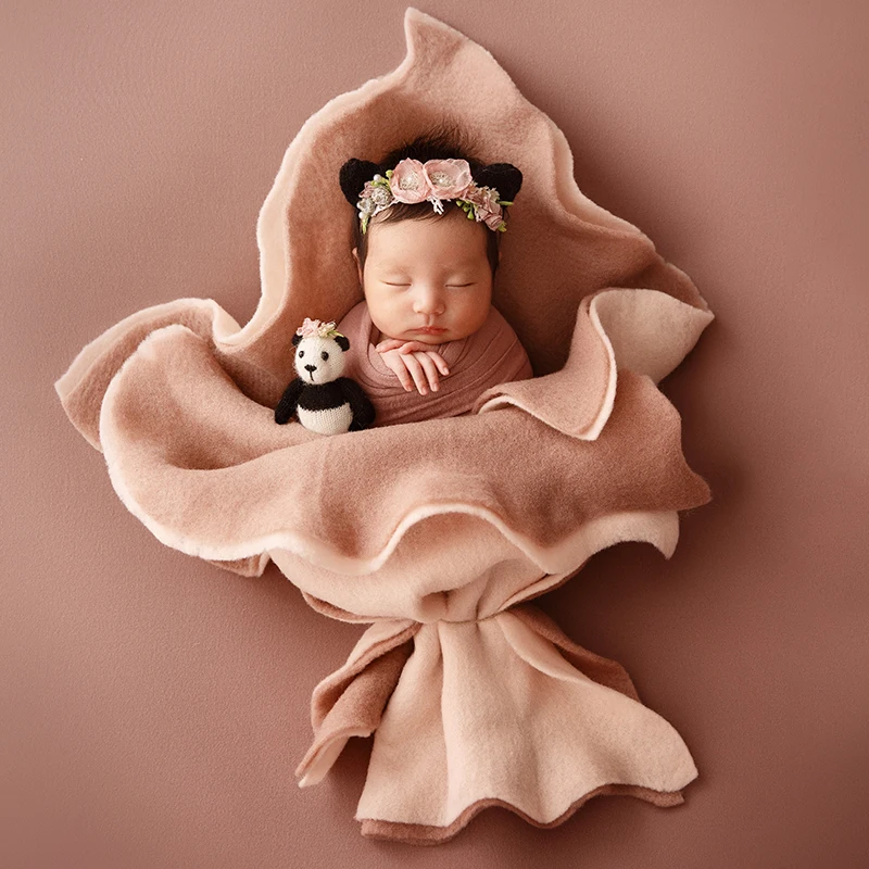 Newborn Photography Colorful Wool Felt Wrapped Baby Posing Petals Wrapped Props Studio Photo Shooting Basket Filler Accessories