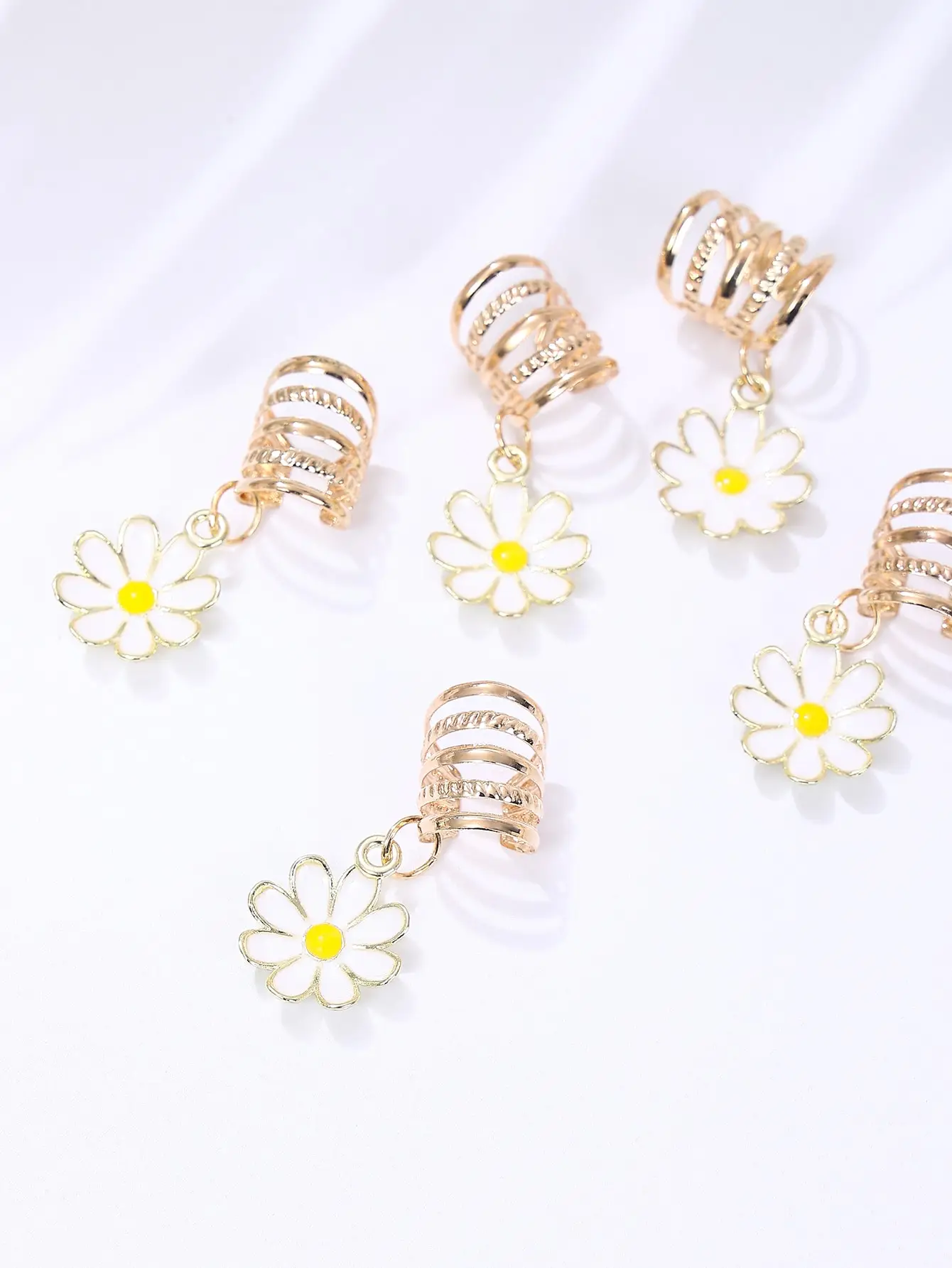 5pcs Women\'s White Alloy Daisy Drop Hair Ring For Braids, Sweet Fashionable Fresh Style, Suitable For Daily And Vacation Wear