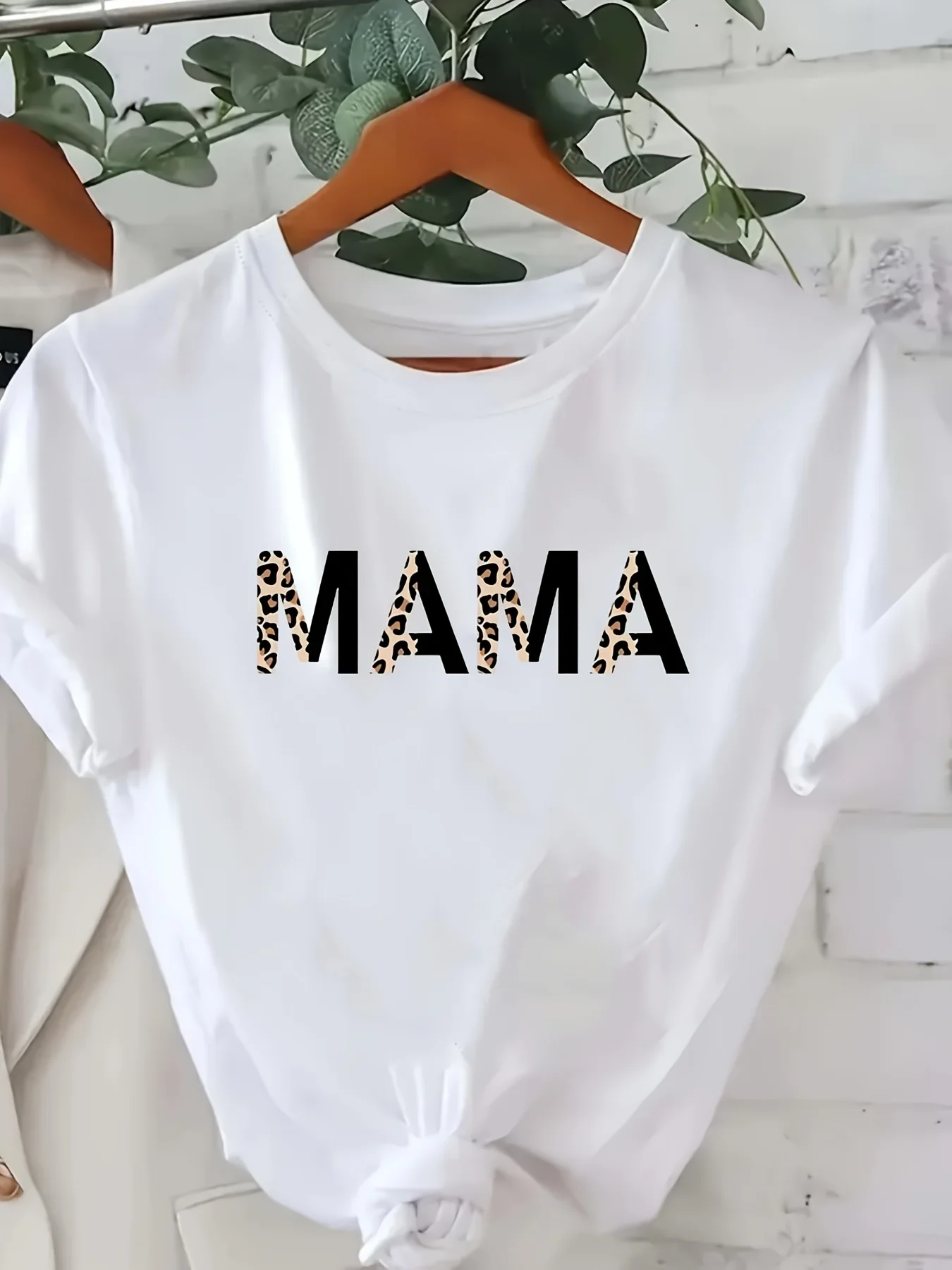 

Модная и минималистичная футболка больших размеров с рисунком 80-х годов