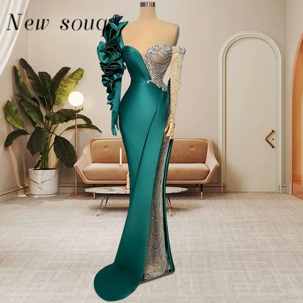 Dubai Green Ruffles Long Sleeves Evening Dresses with Gloves Luxury Silver Rhinestone Chains Fringes Formal Satin Party Gowns