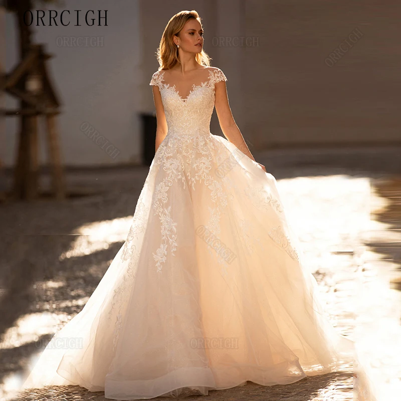 Sheer Neck Lace Applique Tulle Wedding Dresses for Bride Cap Sleeve Exquisite Bridal Gown Floor Length Customizable Plus Size