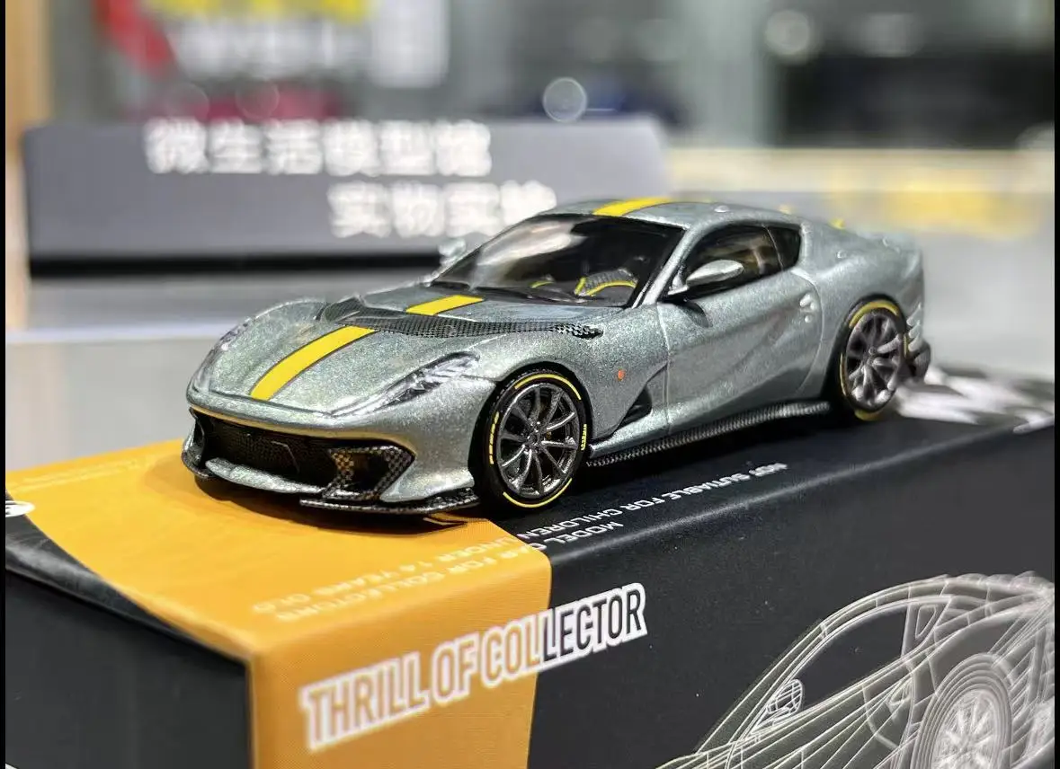 TOC 1:64 812 Competizione V12 Diecast Model Car