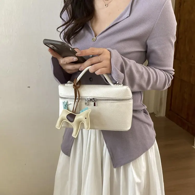 

2026 New Fashion Simple High Sense Popular Versatile Portable Messenger Bag Foreign Style Lychee Pattern Commuter Bag