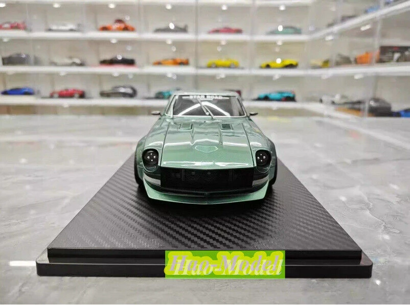 IG 1/18 For Nissan Fairlady ZS30 STAR Resin Model Car Diecast Toys Birthday Gifts Hobby Display Collection Ornaments Green/Blue