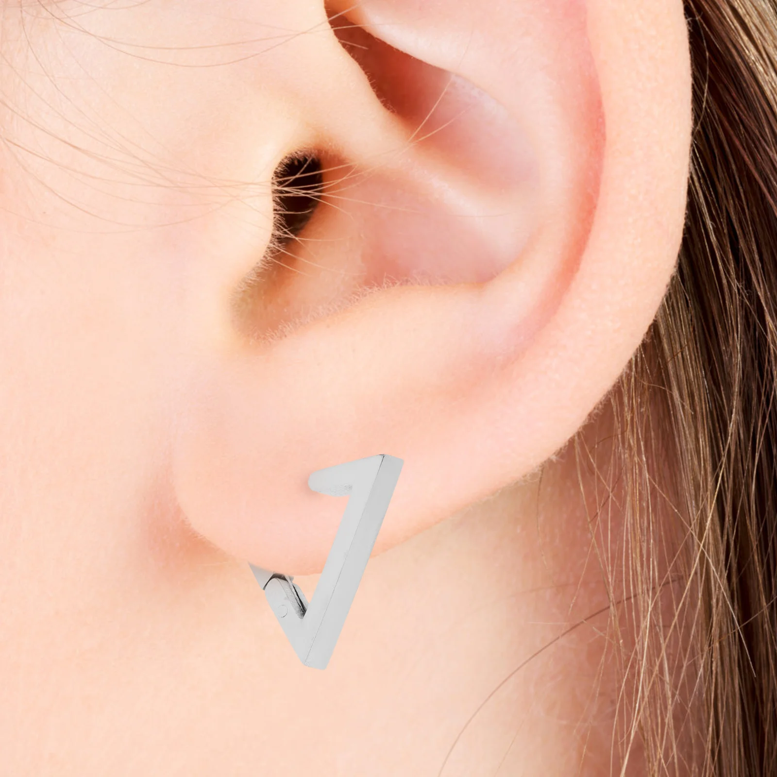 ثلاثية الأبعاد مثلث التيتانيوم الصلب أقراط النساء هندسية الأذن الكفة خفيفة الوزن فريدة من نوعها وأقراط العصرية الحد الأدنى مجوهرات الأزياء