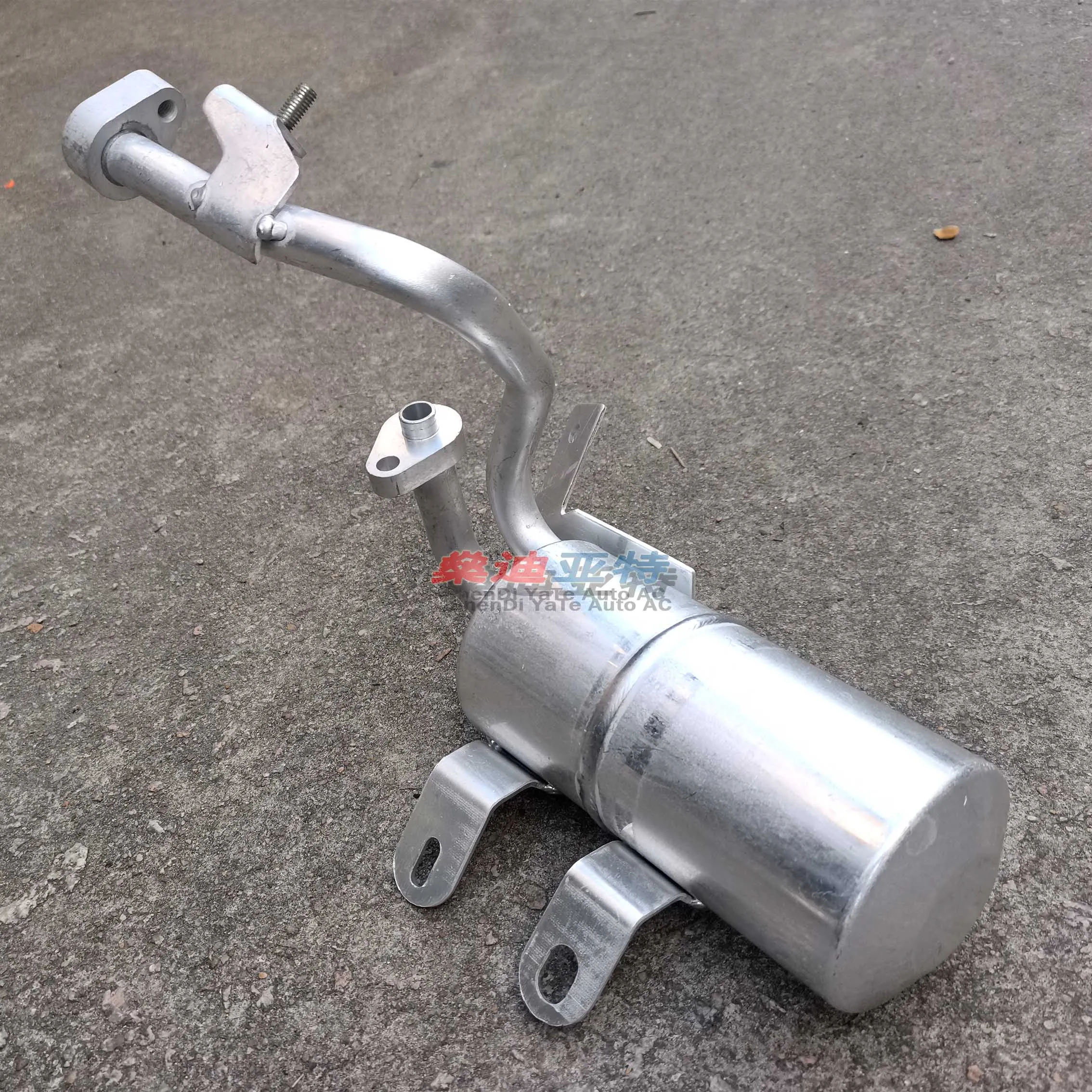 

30661743 Car A/C Receiver Dryer Filter For 08-13 Volvo C30 C70 II Convertible S40 II V50 30647907 30676523 30780713 31332650