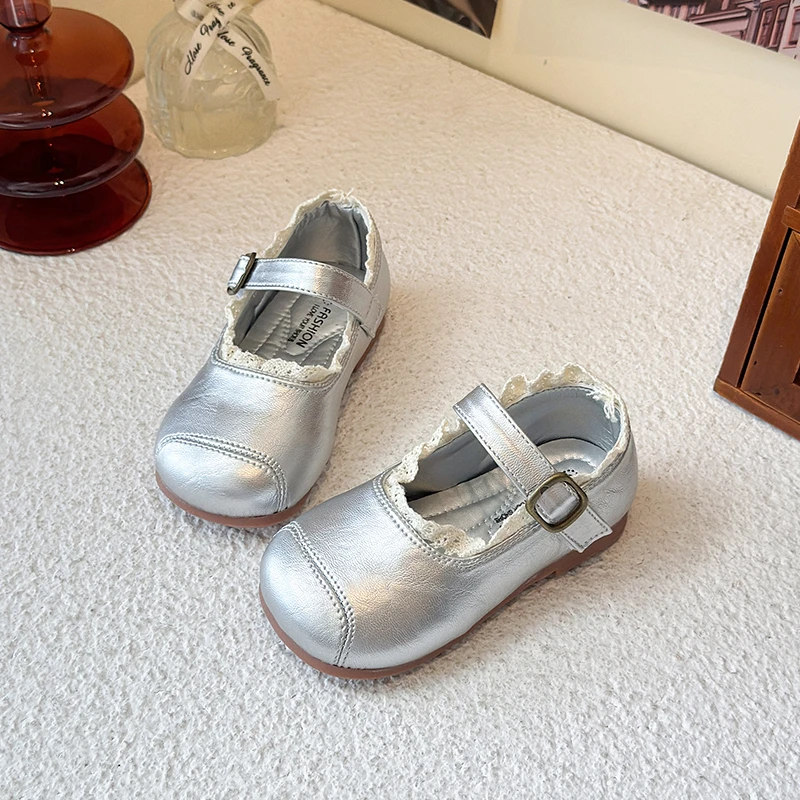 

2025 New Children's Flats Simple Lolita Girls Princess Leather Shoes Walking Versatile Sweet Pleated Kids Causal Fashion Shoes