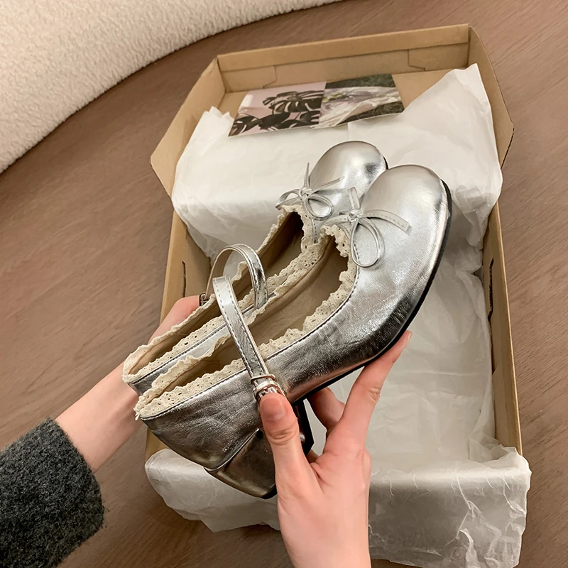 エレガントな蝶結びバレエスタイルのメリージェーンシューズ、レディースファッション性の高いヒール付きレースエッジ、春の新作フラットシューズ
