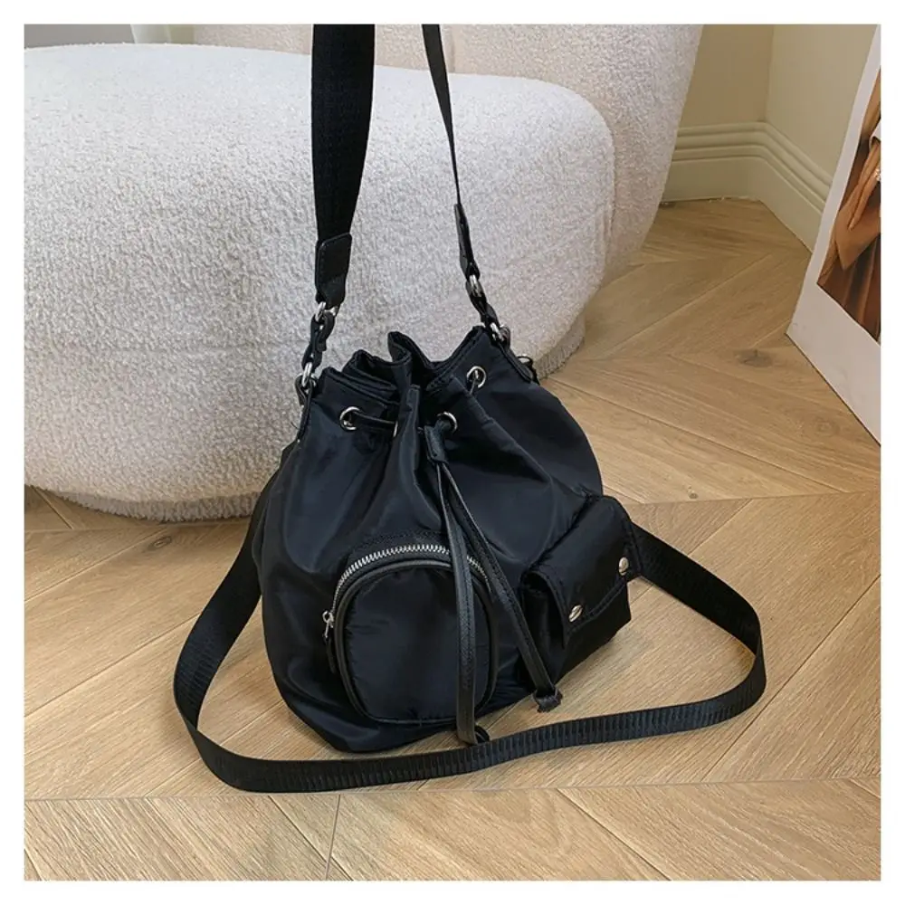 Fashion Women Handbags Waterproof Nylon Shoulder Bags Large Capacity Crossbody Bags for Women Portable Drawstring Bucket Bag