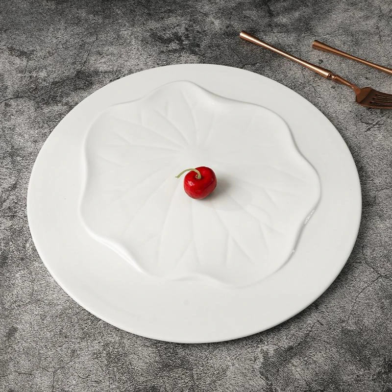 Pure white round lotus leaf plate restaurant kitchen artistic conception inventory heart plate cake dessert plate cooking plat