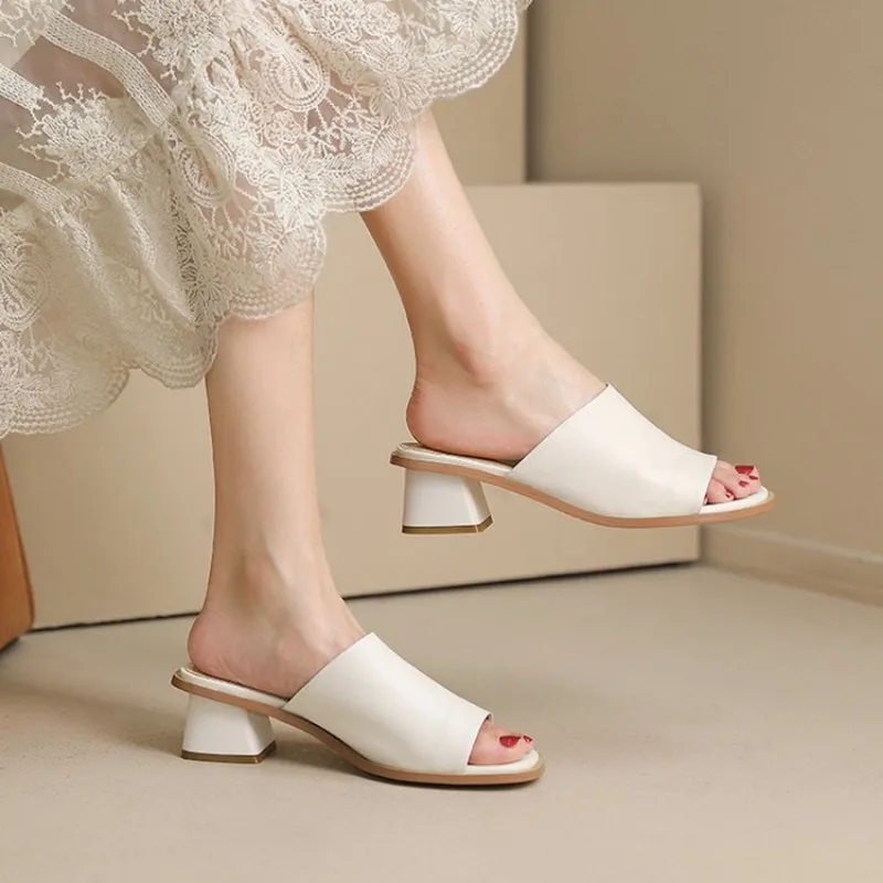 Summer New Women Slippers Vintage Fashion Thick Heel Sandals Women\'s Open Toe Solid Color Comfortable Middle Heel Slides Shoes