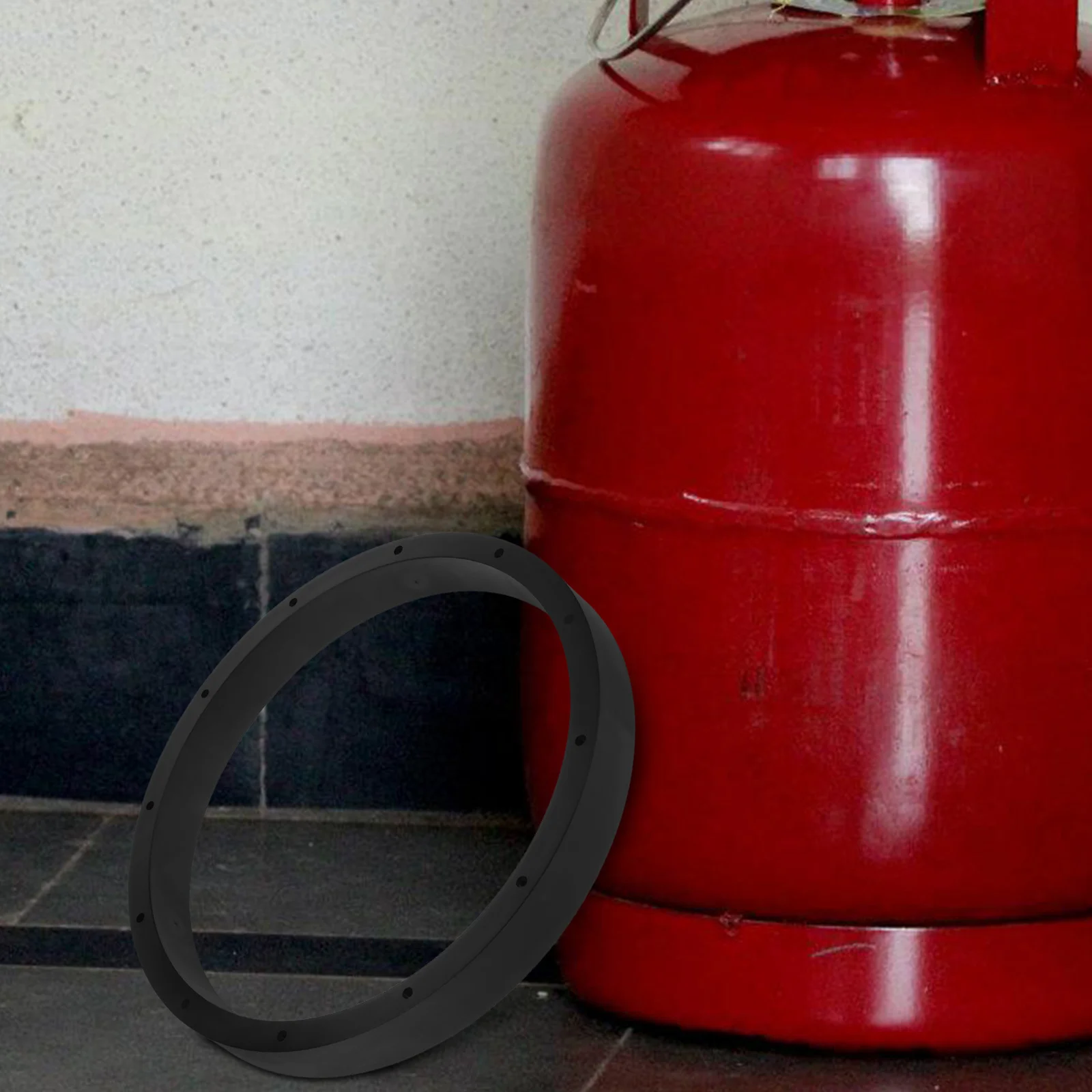 

Propane Tank Holder Black Silicone Base Ring For 20-40 Lb Cylinder Stand Floor Mount Gas Cylinder Bracket Outdoor Grilling