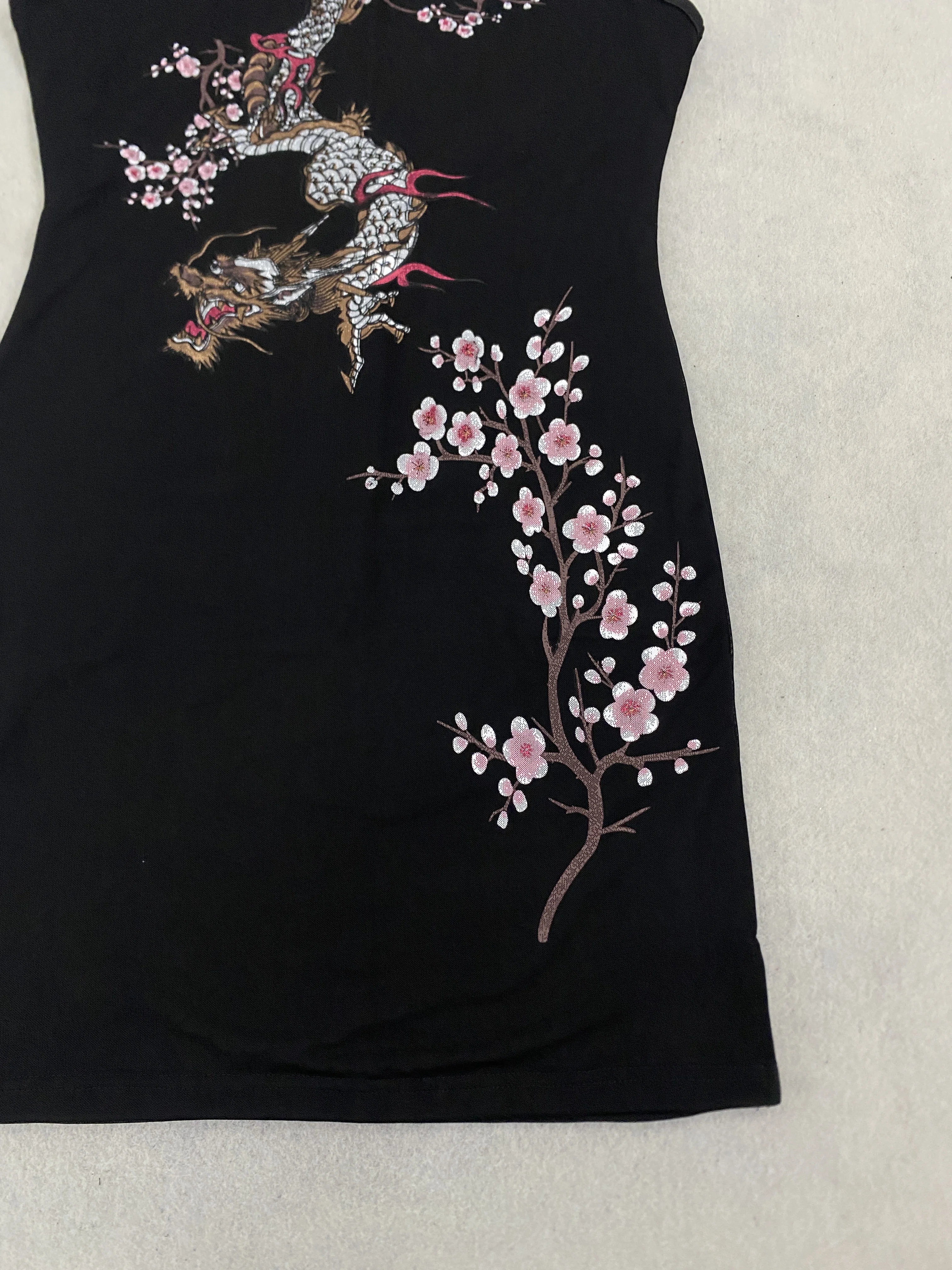 Neues Chinesisches Besticktes Cheongsam-Kleid für Damen mit Drachen- und Kirschblüten-Druck, Stehkragen, Ärmellos, Figurbetontes Enges Kleid – Detail 4