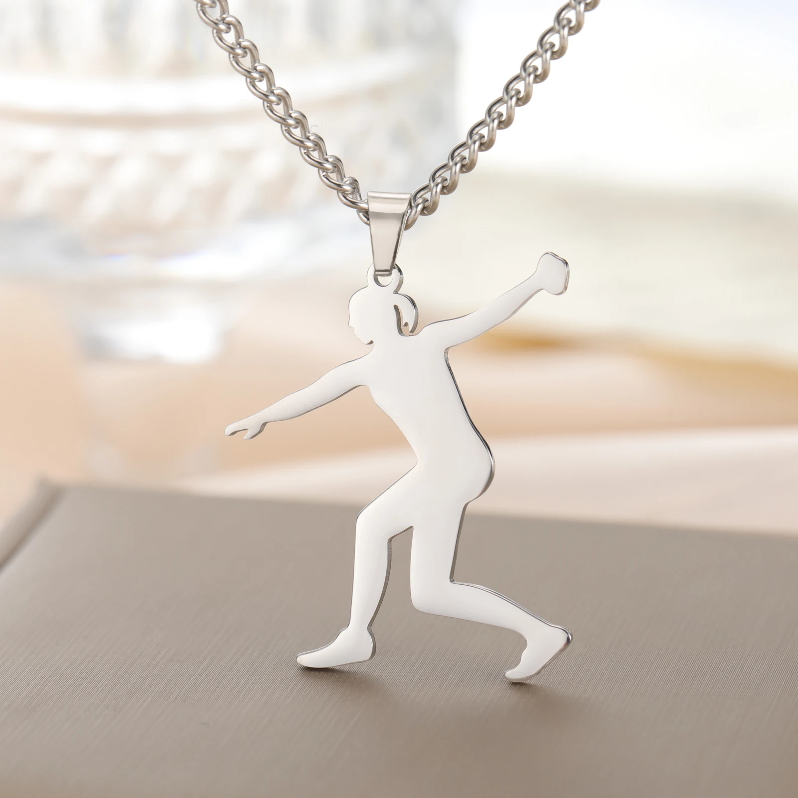 Unift Discus Thrower Pendant Necklace for Women Men Stainless Steel 60cm Chain Fashion Weight Power Athlete Sport Girl Jewelry