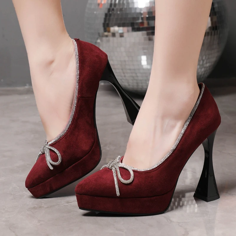 

Новые элегантные женские туфли 2026 года с бантом-бабочкой, лакированные, на высоком каблуке, для банкетов и торжественных мероприятий