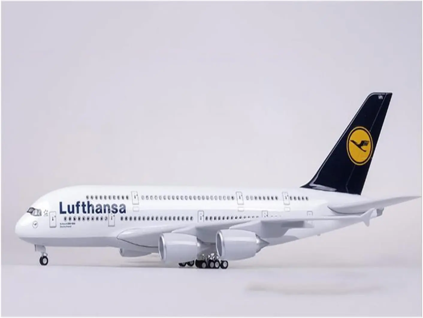 Scale Alloy Aircraft Model 1/160 Scale 50.5CM Airline Airbus 380 A380 Lufthansa Airplane Model Plane Diecast with LED Collection