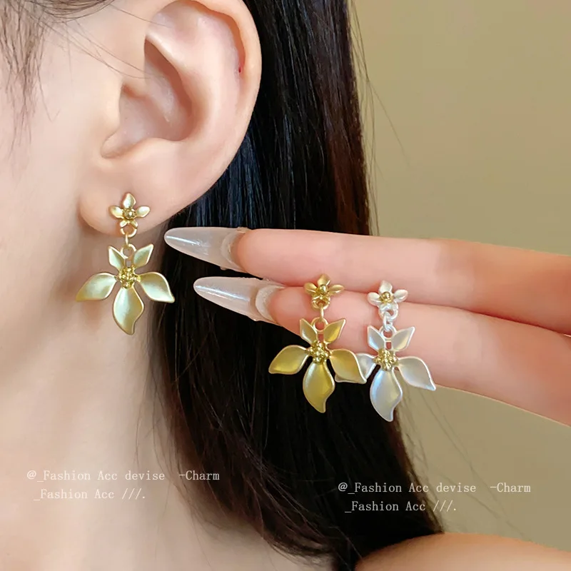 

Korean simple flower earrings niche fashion temperament high-grade commuter wholesale women