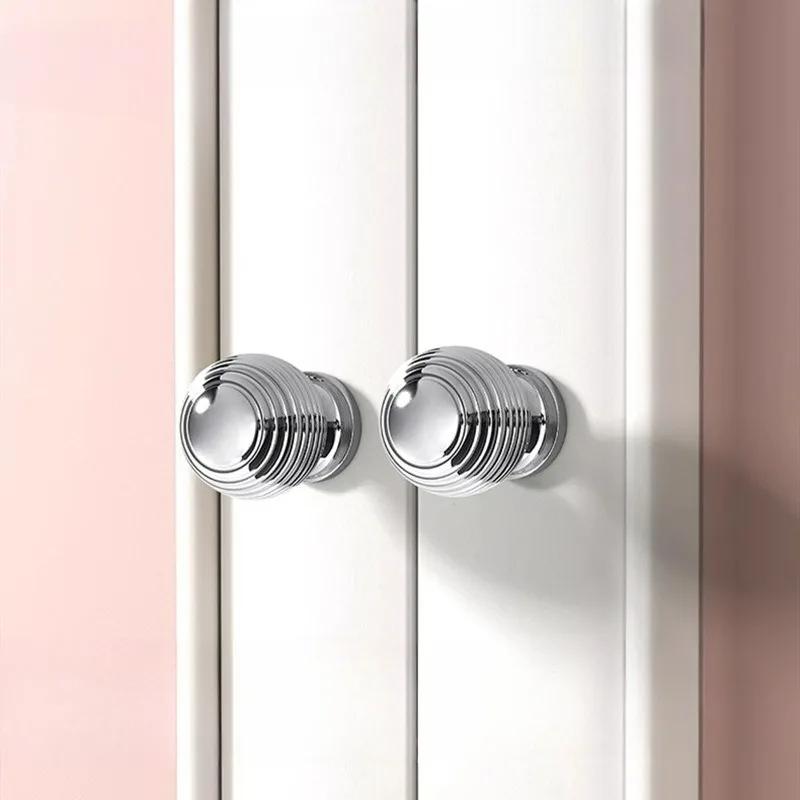 Kleiderschranktüren und Schränke mit amerikanischem Messinggriff, hochwertige französische Türgriffe