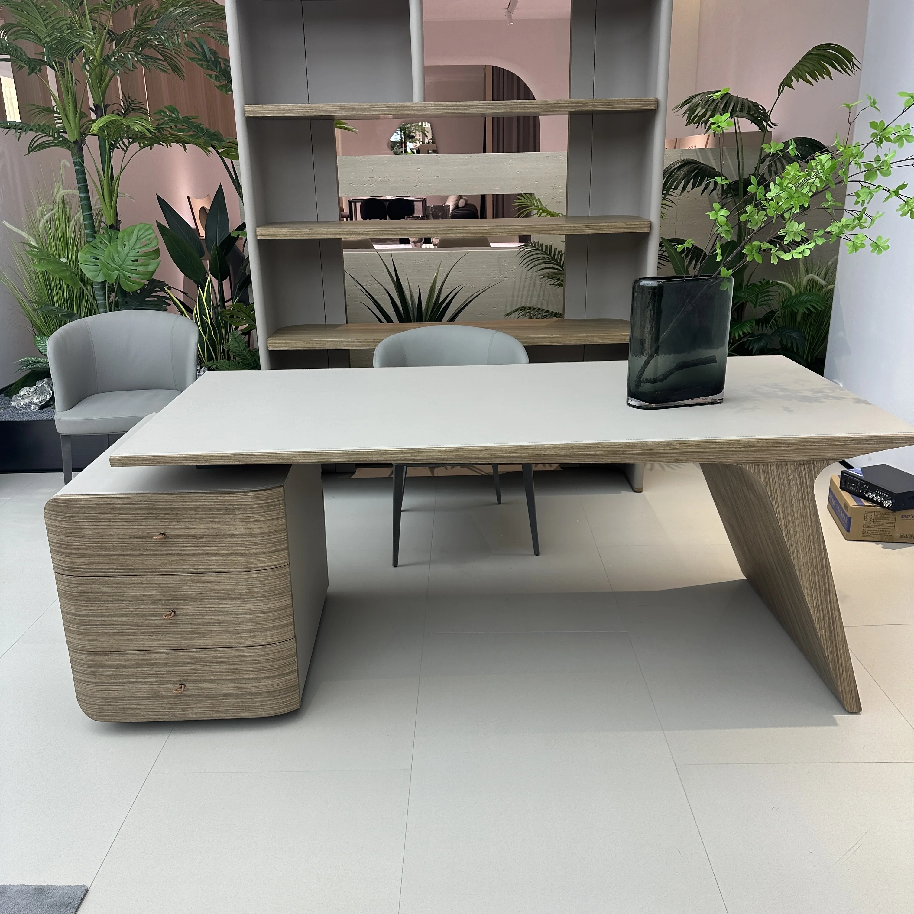 ！@High Quality Office Desk and Table Set Foshan Manufacturer Luxury Modern Design Home Office Furniture