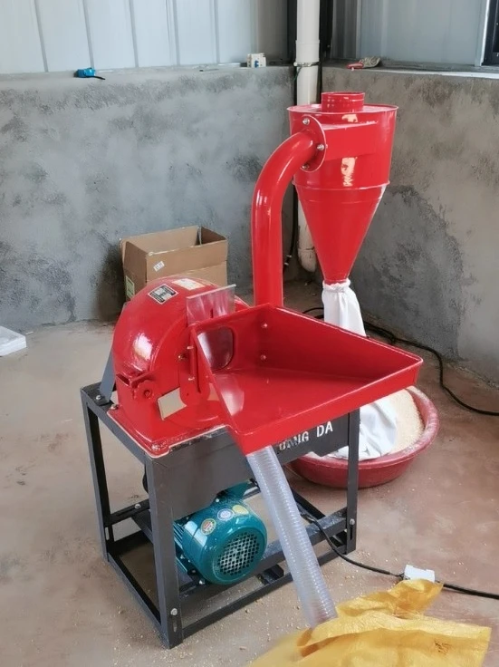 

Портативная самовсасывающая кормовая мельница 220 В-380 В, мельница для муки, дробильная машина, пульверизатор для кукурузы, кукурузы, пшеницы, соевых бобов