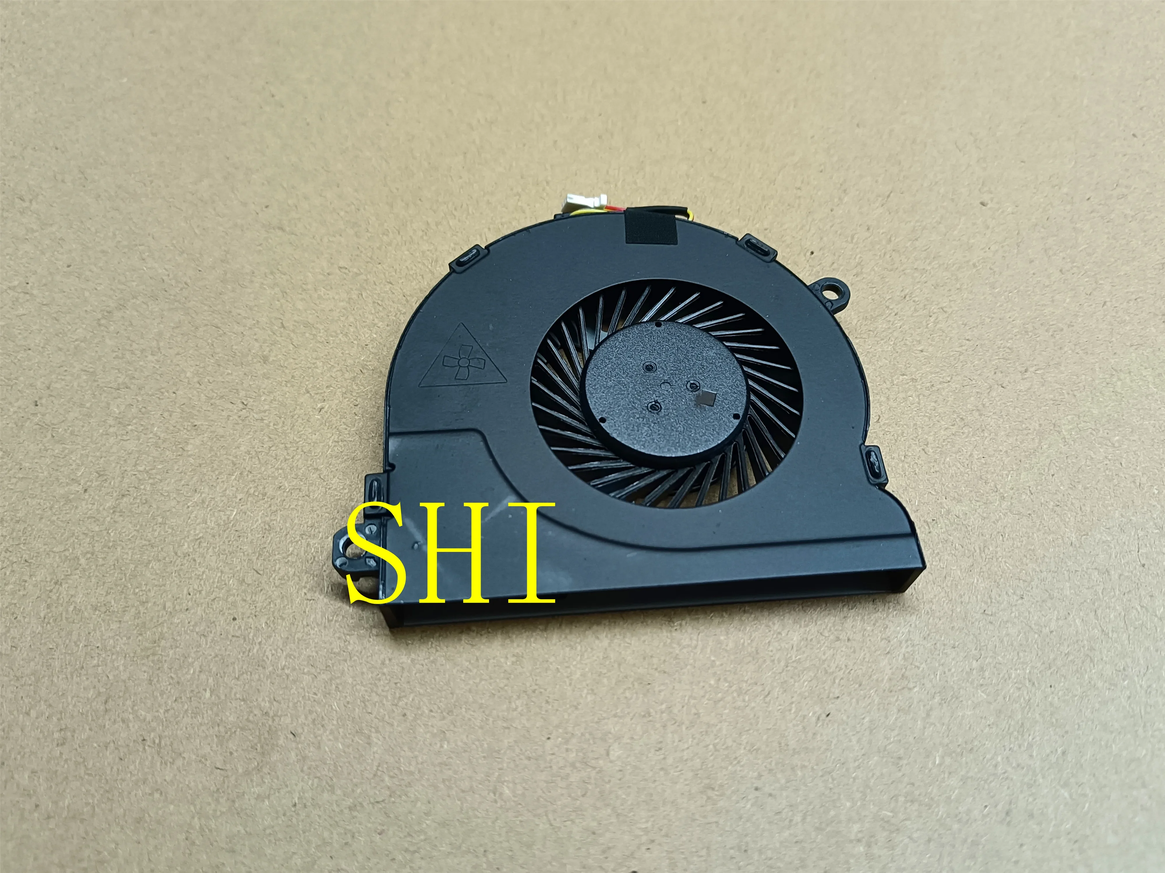 0CGF6X Used Original FOR DELL Inspiron 15-3567 3576 3578 Vostro 14-3468 15-3568 15-3562 CPU Cooling Fan CGF6X  free shipping