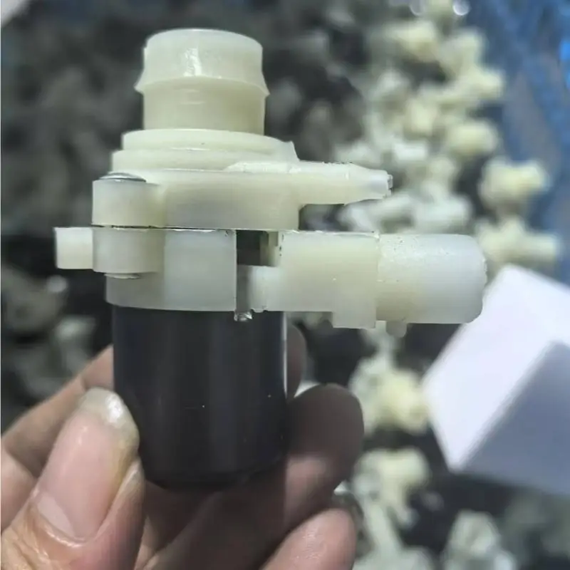 

652F Replace T4695001 Windscreen Wiper Washer Motor Fluid for Car Bus Truck