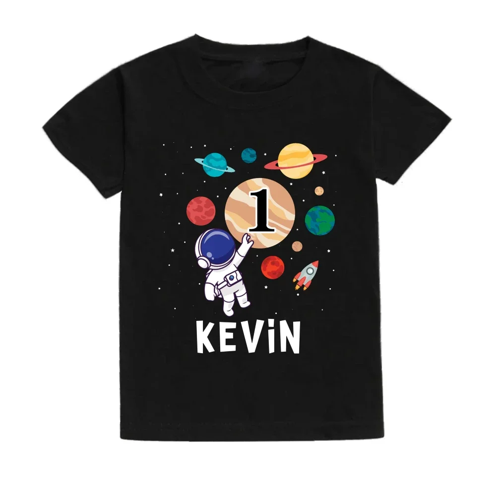 Gepersonaliseerde kinderverjaardag T-shirt aangepaste naam peuter shirt astronaut print kindertops jongens meisjes kleding verjaardag outfit cadeau