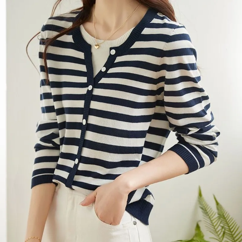 2023 Spring and Autumn Women's Striped Crew Neck Long Sleeves Single Treated Loose Knitted Cardigan Fashion Casual Korean Tops