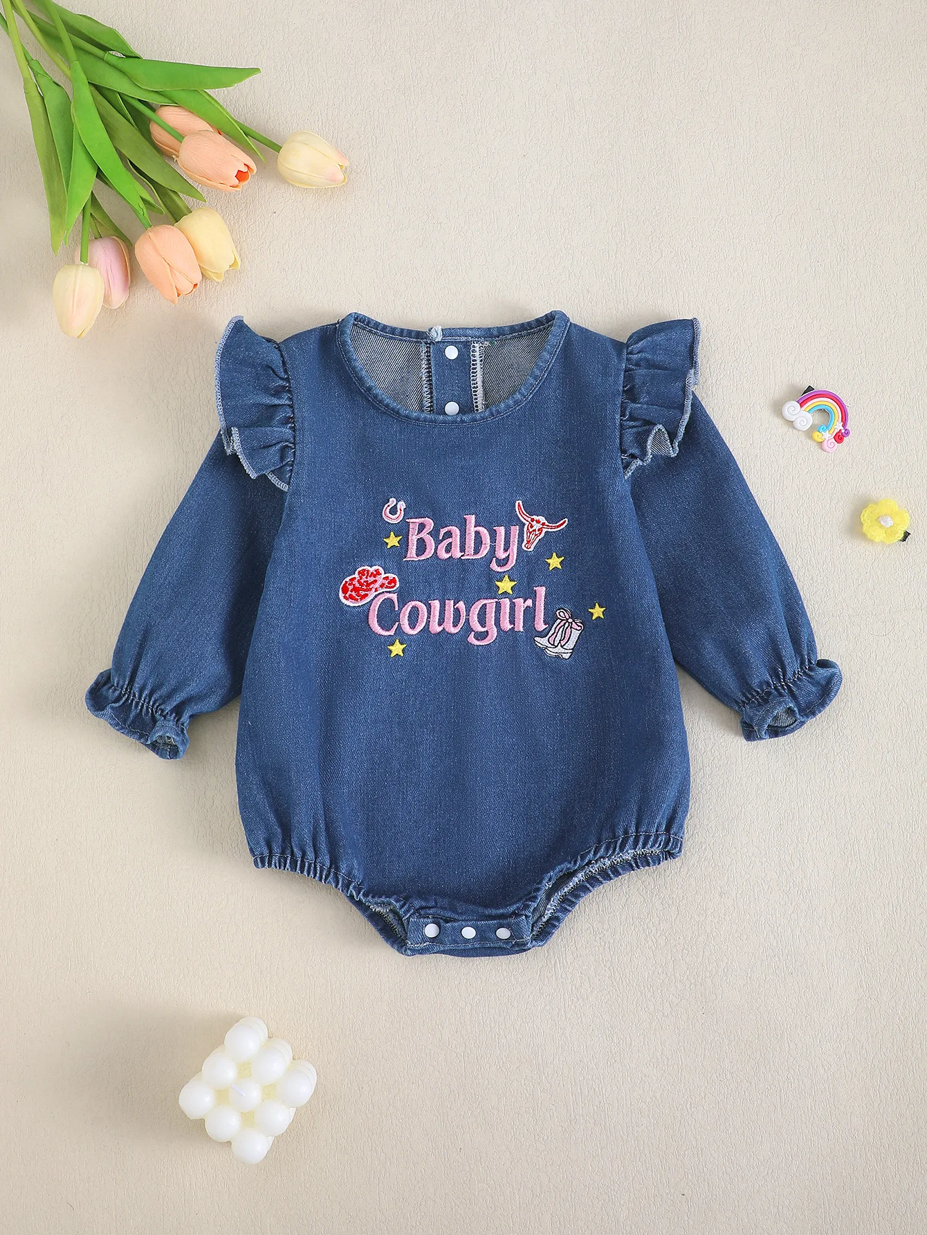 Langarm-Denim-Harlow-Strampler für Babys mit Spitzenbesatz, Säuglingskleidung, Kleinkind-Outfit