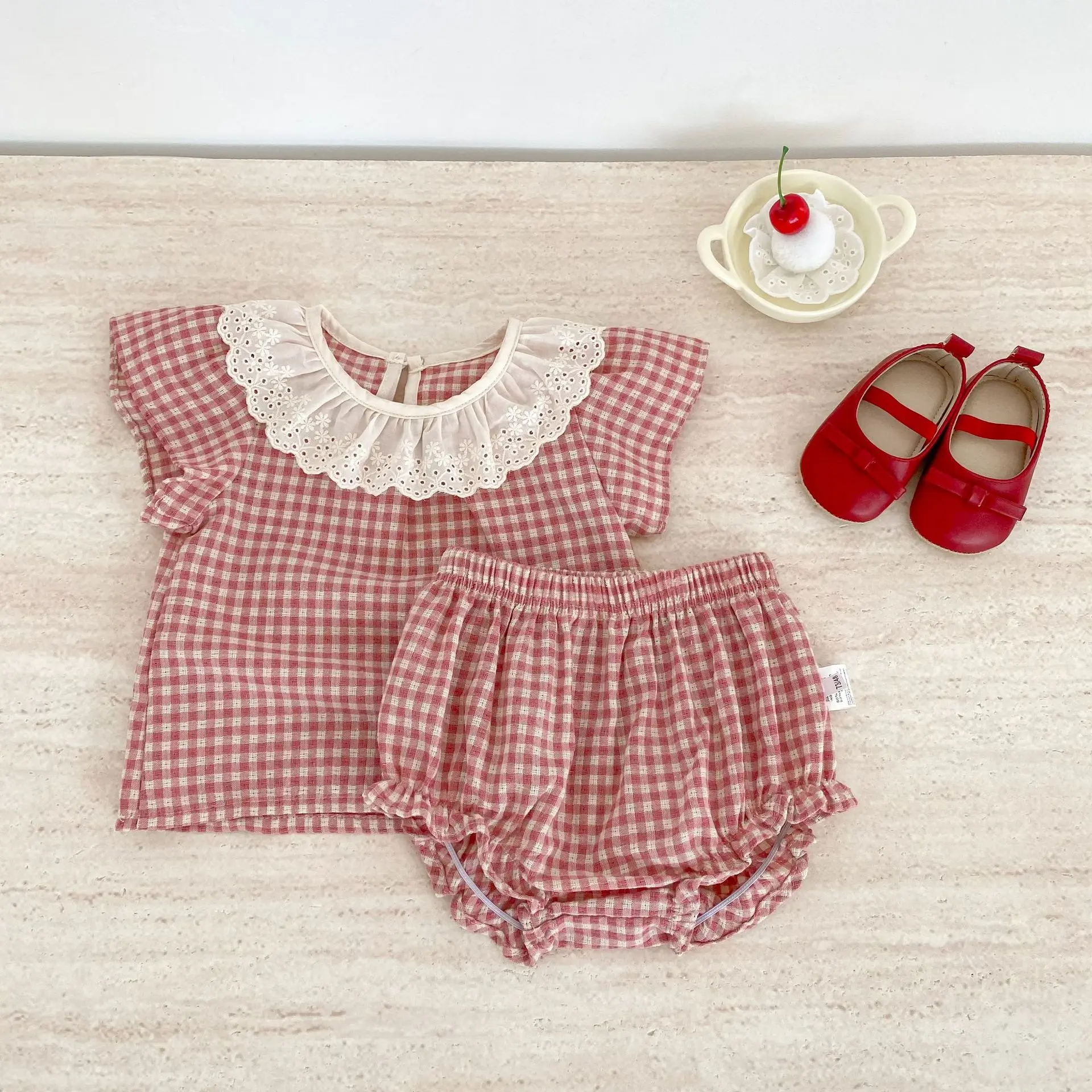 

Girls Set Children Clothing 2026 Summer New Girls Sweet Short Sleeved Lace Collar Plaid Top Bag Fart Pants Two-piece Set