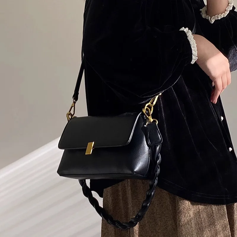 

2025 New Women's Small Square Bag, Retro Underarm Bag, Single Shoulder Cross Small Square Bag, Horizontal Square Style