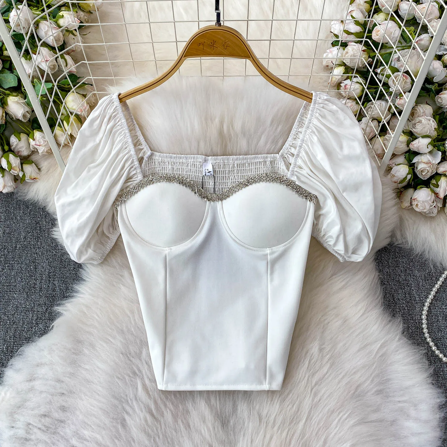 

Женские летние топы с подкладкой на груди и пышными рукавами, футболки, женские футболки с квадратным воротником и бисером, винтажная милая блузка принцессы Лолиты, футболки