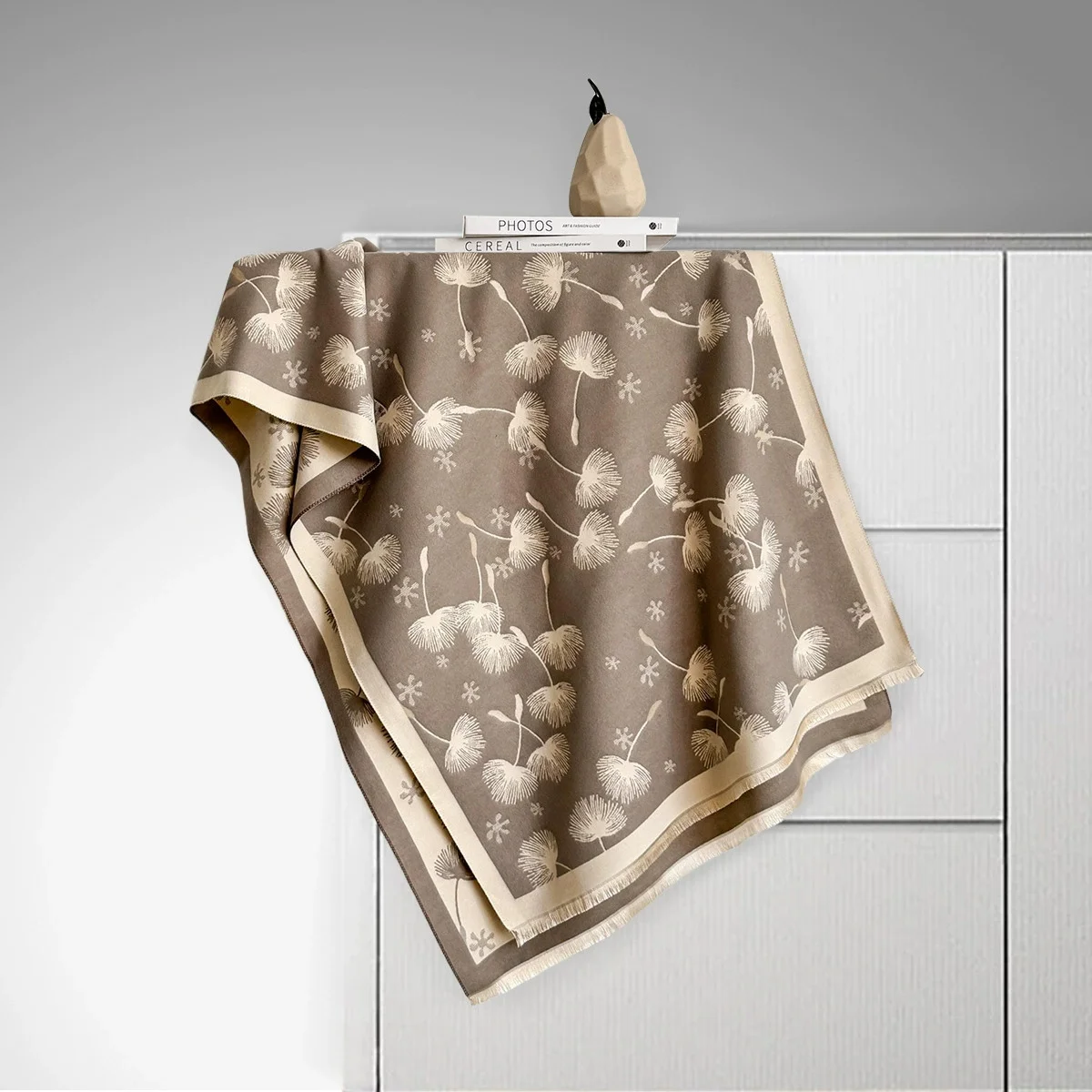 

2025 Winter Warm Cashmere Feather Scarf for Women Luxury Jacquard Pashmina Shawl Wrap Neckerchief Female Design Echarpe Bufanda