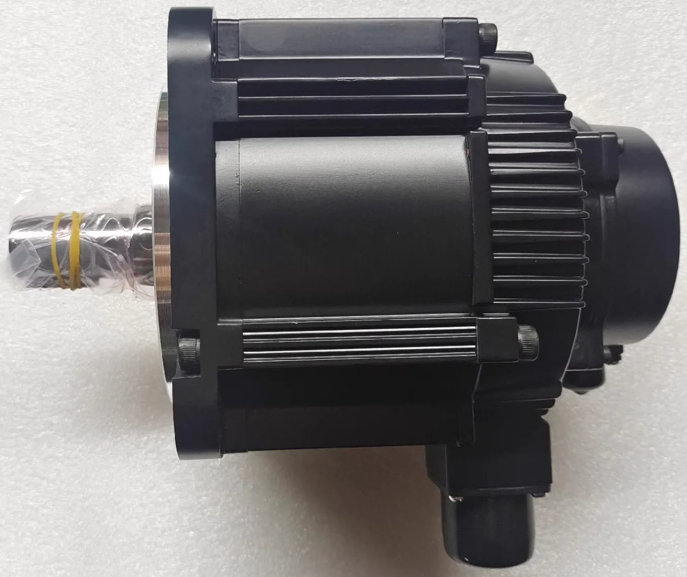 SGMMG-09ADC61 Nuevo servomotor SGMMG 09ADC61, envío rápido